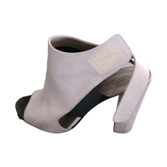 VINCE Anetta Chelsea Booties Heels 40 9 Slingback Sandals RARE Woodsmoke Grey - Picture 9 of 16